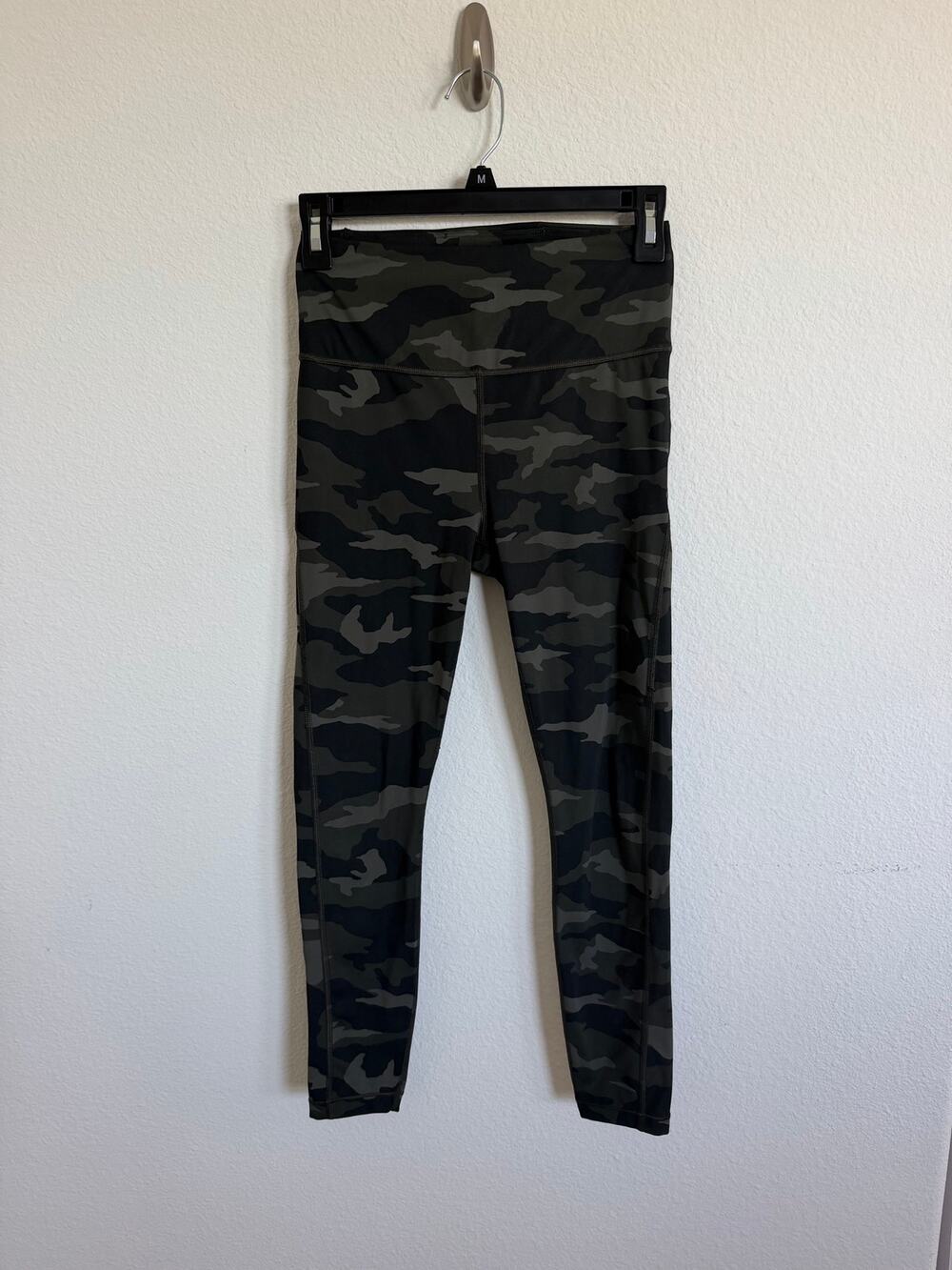 Athleta Womens Green Camo Print Leggings Workout Pants Size XS